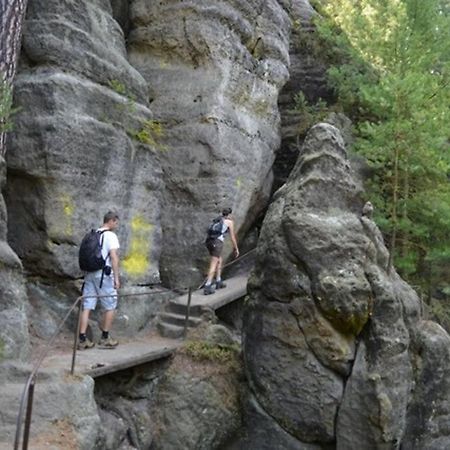 Brana Do Ceskeho Svycarska - Raj Cyklostezek Stare Krecany Buitenkant foto